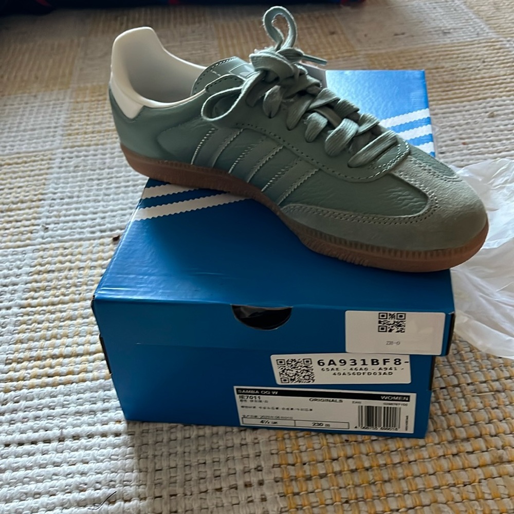 Adidas Samba OG Silver Green women’s sneakers, Size 6